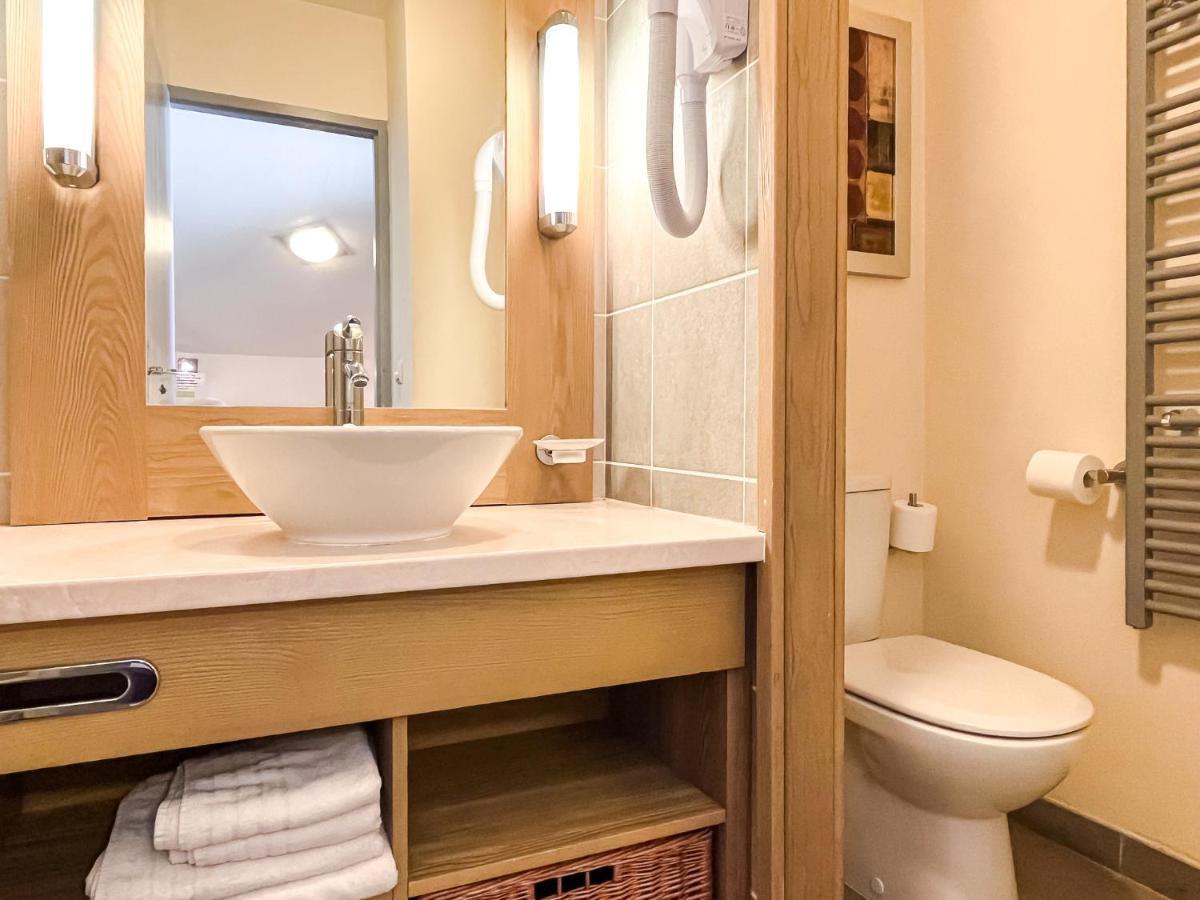 South Facing 2-Bed Apartment With Fireplace, Terrasses Deos Флен Екстериор снимка